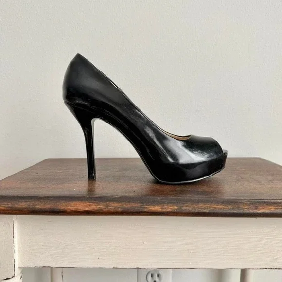 Black patent leather peeptoe heel size 6 Nine West - Picture 1 of 6